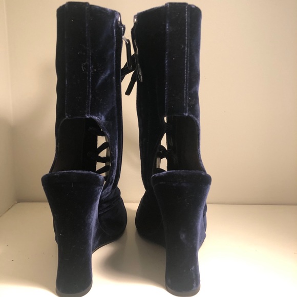 Prada lace up heels - Picture 13 of 15